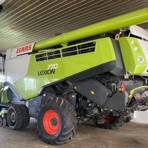 foto 18.2t/10.5m combine harvester pasy CLAAS Lexion 770